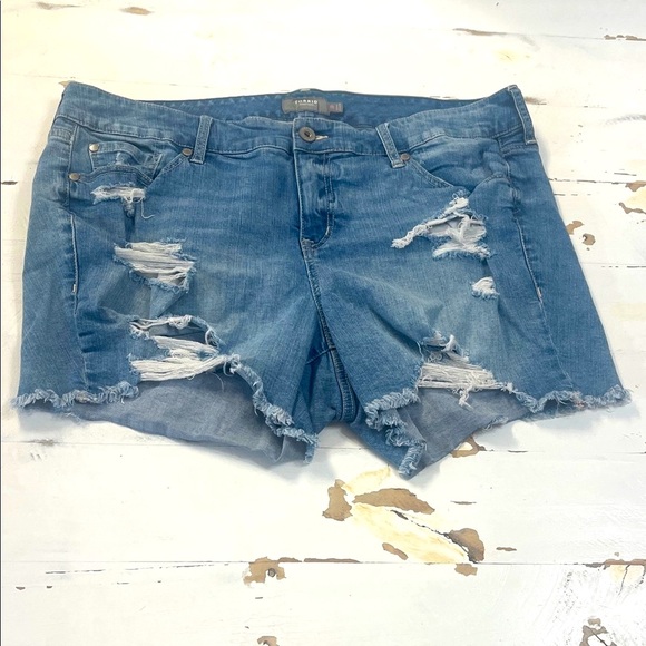 Torrid Blue Denim Jeans - Picture 1 of 6